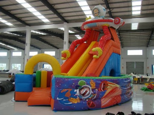 Chezfunfou inflatables | 611 Bd Roland-Godard, Saint-Jérôme, QC J7Y 4C5, Canada | Phone: (450) 675-2235