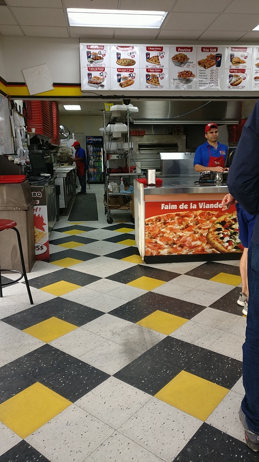 Double Pizza | 444 Boulevard Curé-Labelle, Laval, QC H7P 4W7, Canada | Phone: (514) 343-0343