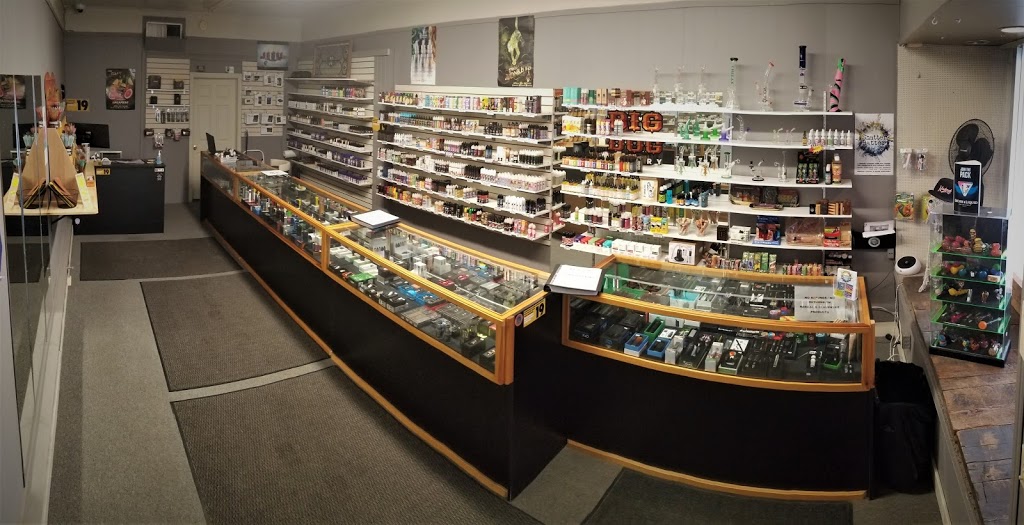 Big Dog Vapory | 105 Talbot St S, Essex, ON N8M 1B3, Canada | Phone: (519) 564-8475