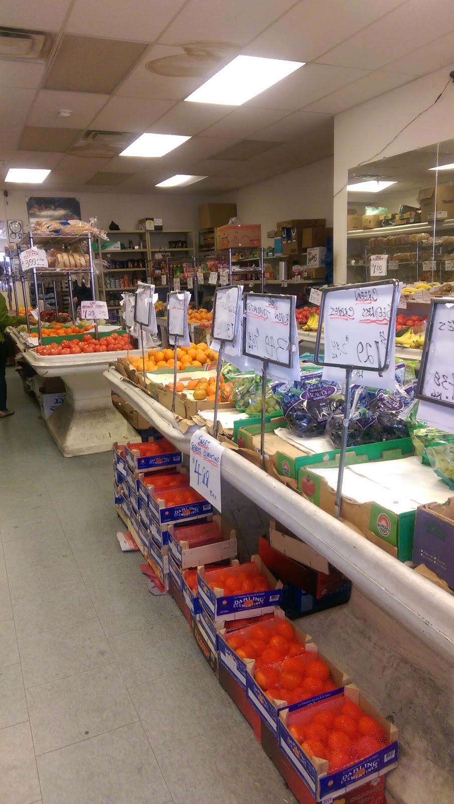 Jannys Fruit Market | 2541 Danforth Ave, Toronto, ON M4C 1L1, Canada | Phone: (647) 347-7996