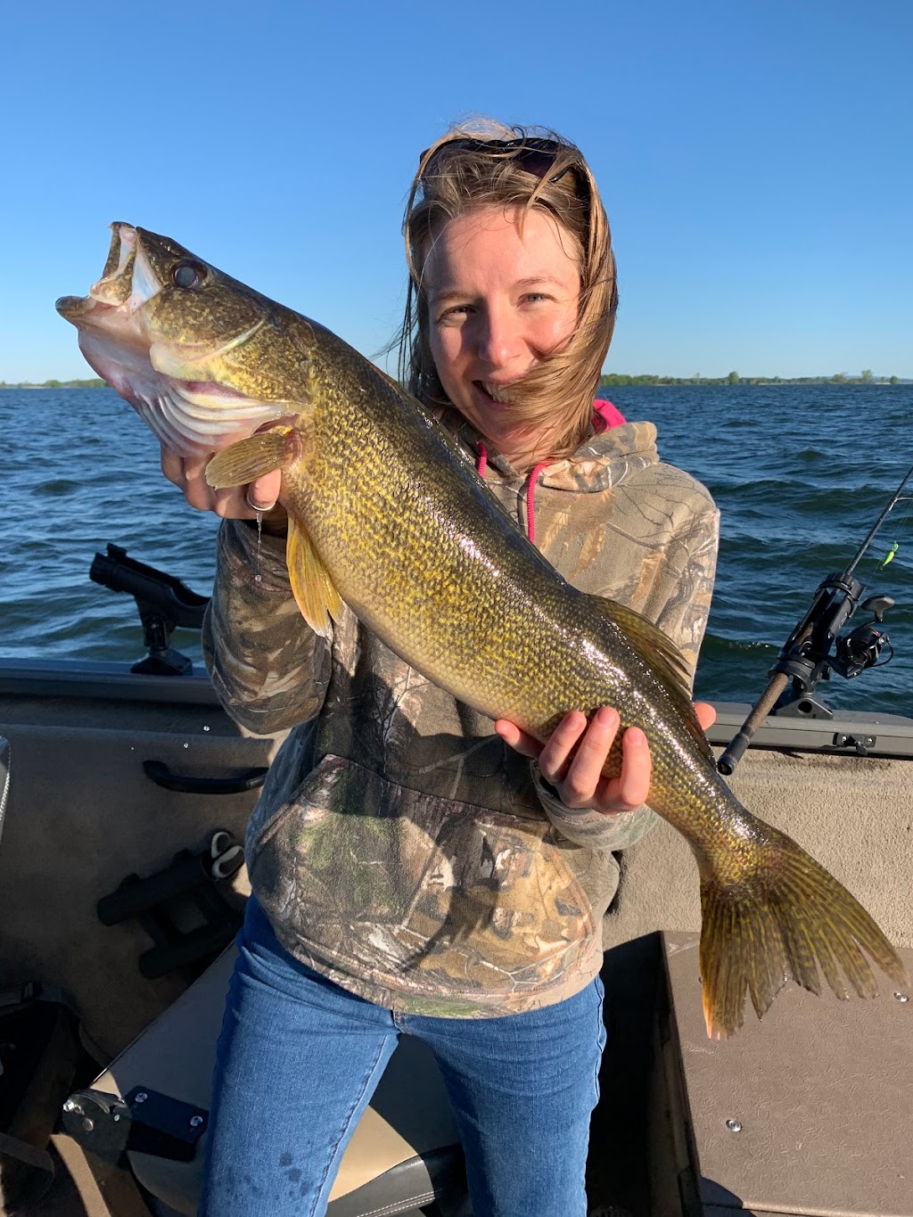 Max guide de pêche | Parc Saint-Louis, Montréal, QC H4C 3K4, Canada | Phone: (514) 605-0072