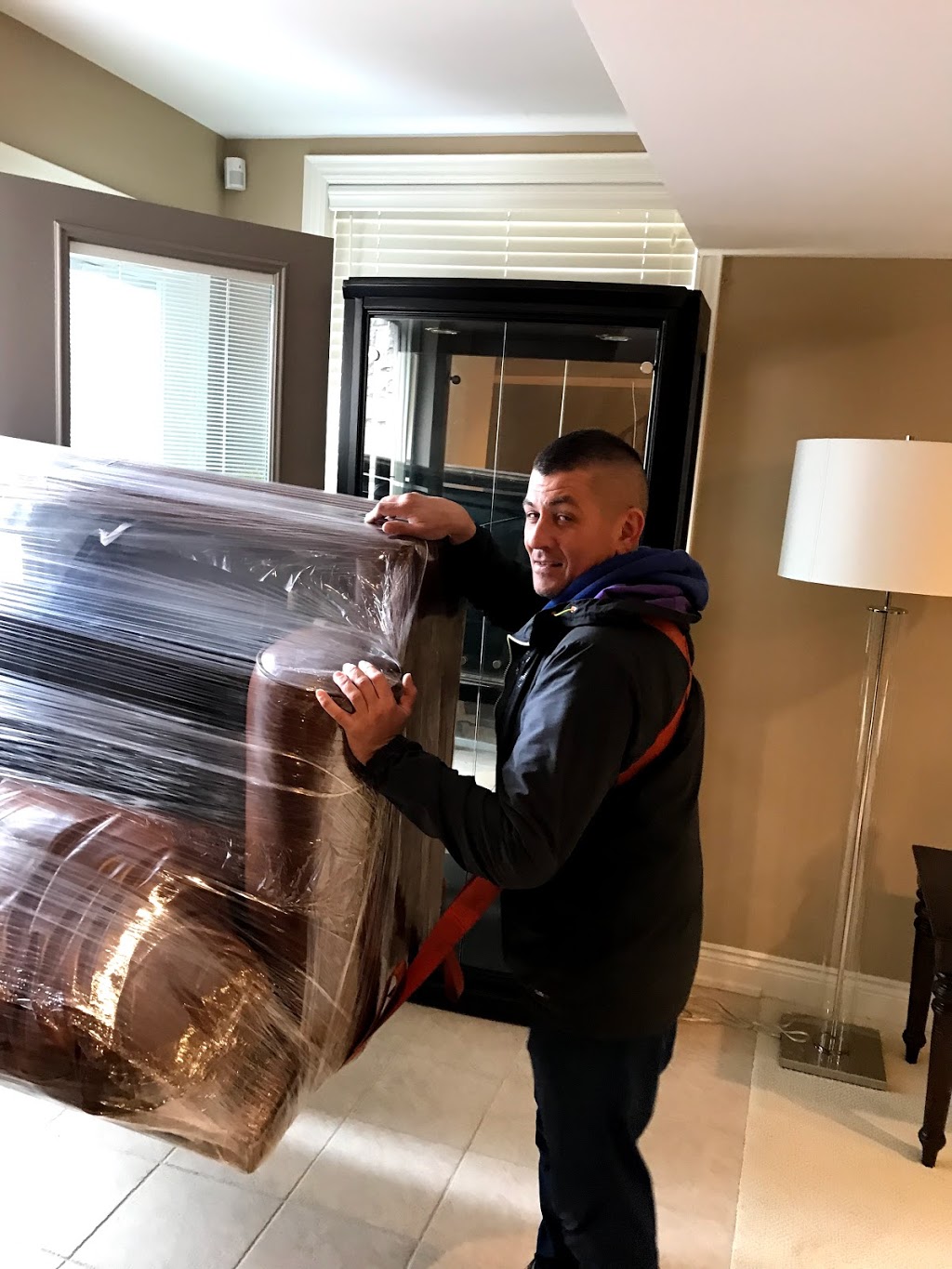 Toronto Movers - Zeus Moving Services LTD | BUZZ 174, 55 Wynford Heights Crescent UNIT#1504, North York, ON M3C 1L5, Canada | Phone: (647) 465-6360