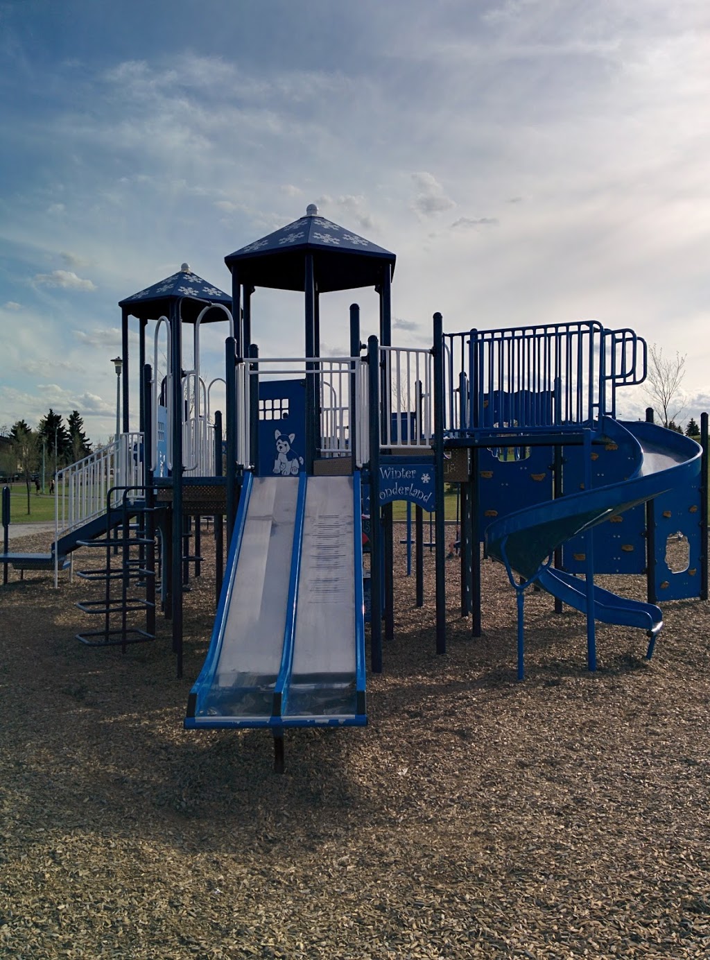 Canon Ridge Park | Victoria Trail NW, Edmonton, AB T5A 0E8, Canada | Phone: (780) 442-5311