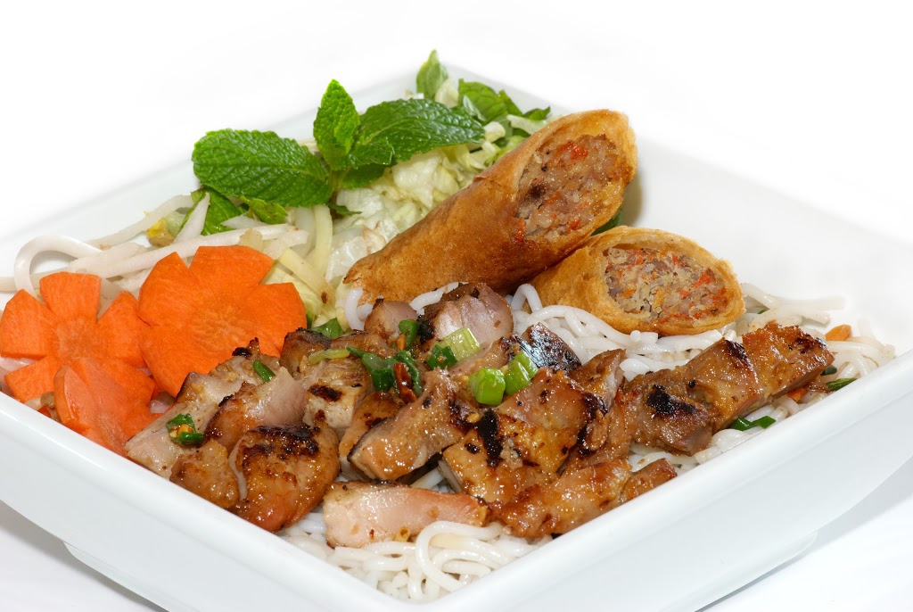 Mi Pho Song Vu | 1070 Stone Church Rd E, Hamilton, ON L8W 3K8, Canada | Phone: (905) 667-4830