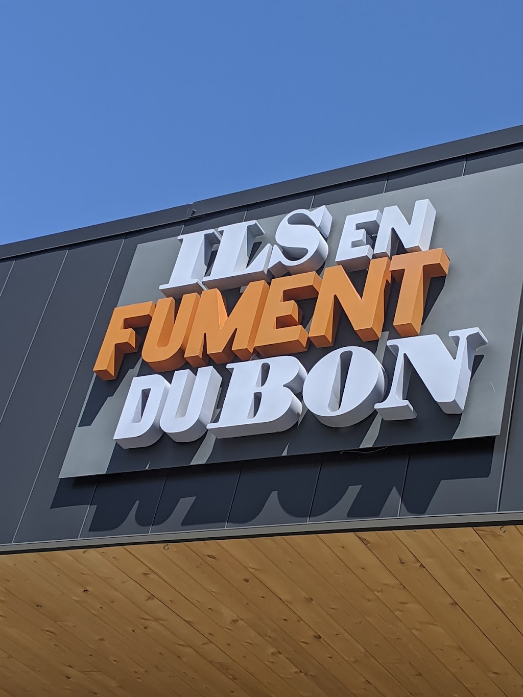 Ils en Fument du Bon / Les Bons Buveurs (Boucherville) | 393 Rue Samuel de Champlain, Boucherville, QC J4B 1P7, Canada | Phone: (450) 356-3010