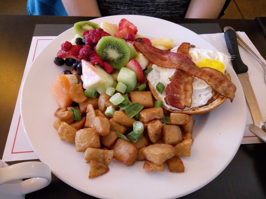 Eggsoleil | 70 132 Rte, Delson, QC J5B 0A1, Canada | Phone: (450) 845-1285