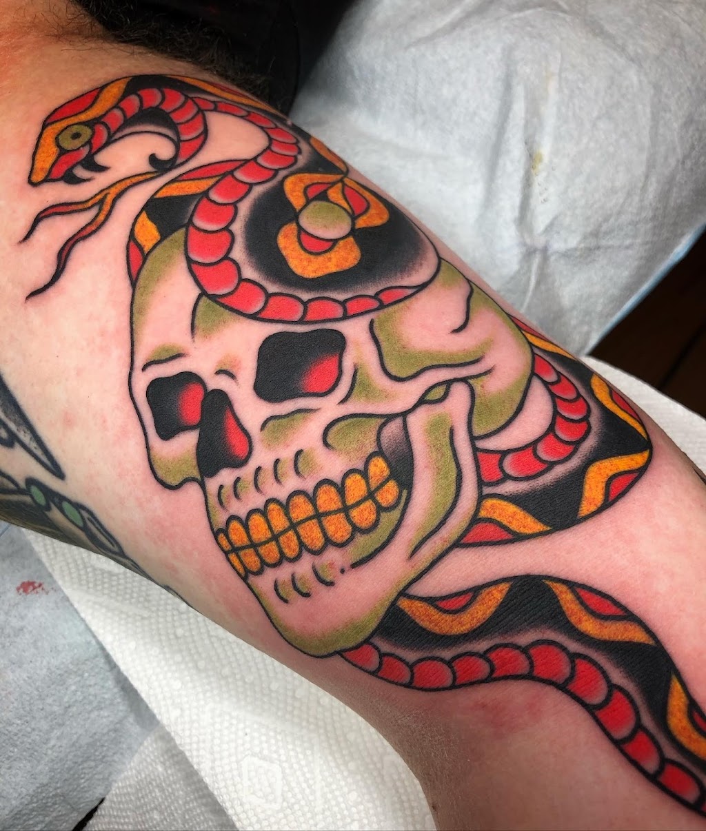 Memorial Tattoo Parlour | 2780 Veterans Memorial Pkwy Unit 210, Victoria, BC V9B 3S6, Canada | Phone: (778) 433-3899