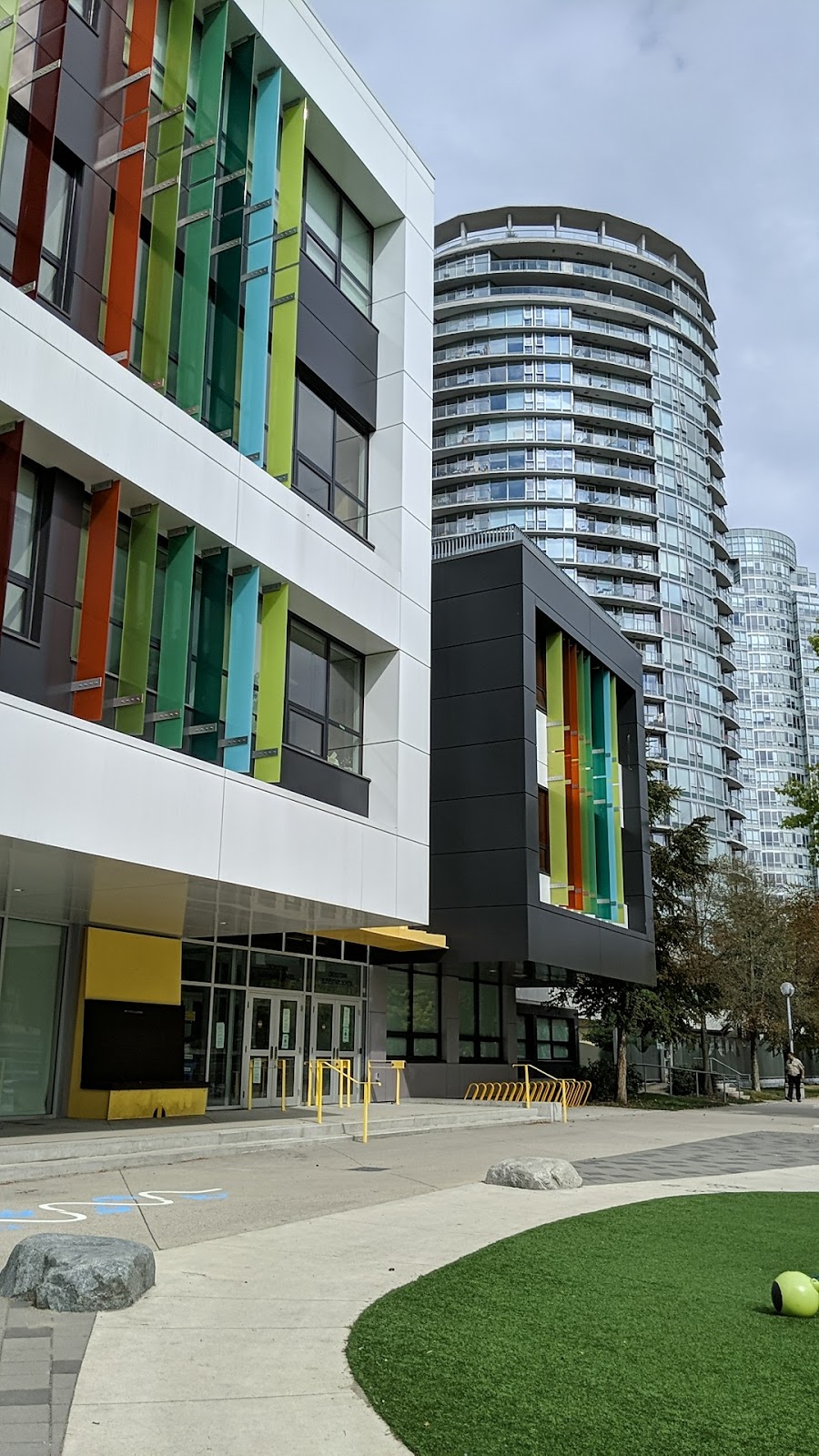 Crosstown Elementary School | 55 Expo Blvd, Vancouver, BC V6B 0P8, Canada | Phone: (604) 713-5460