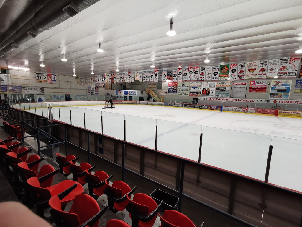 St. Raphael Sports Complex | 750 Bd Jacques-Bizard, LÎle-Bizard—Sainte-Geneviève, QC H9C 2Y2, Canada | Phone: (514) 620-5444