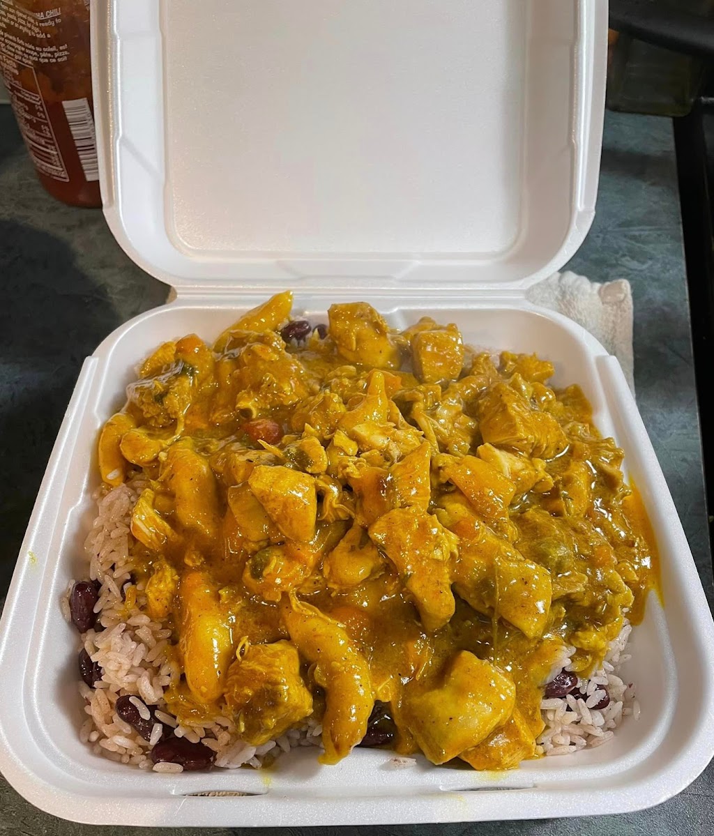 PapaMacs Jamaican Restaurant | 1114 Bittersweet Pl, Kingston, ON K7P 2G8, Canada | Phone: (905) 626-4677