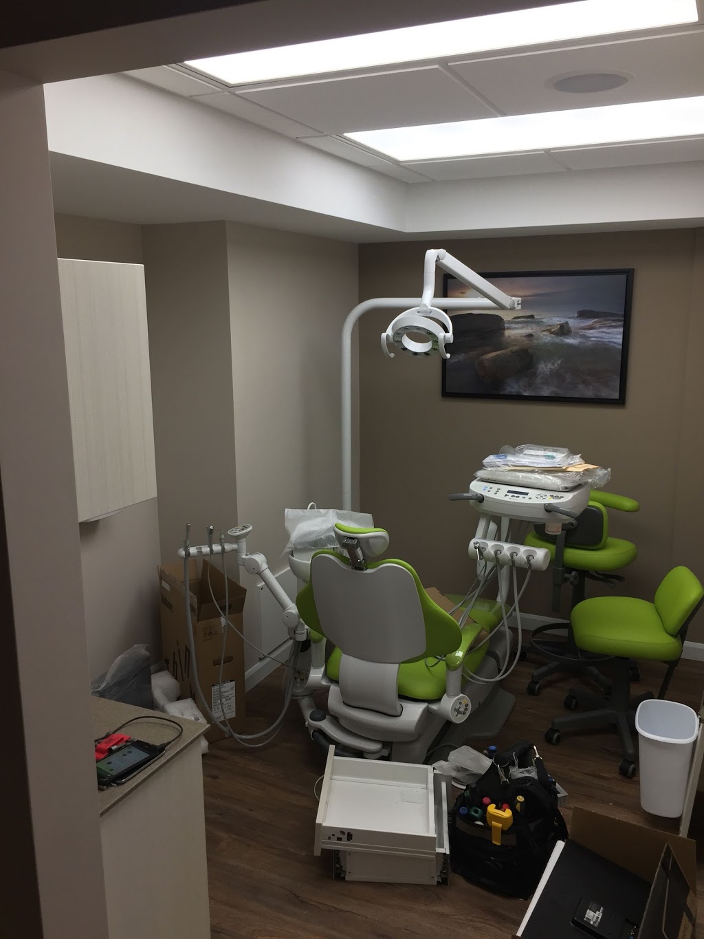 Lakefront Family Dental | 2128 Old Lakeshore Rd, Burlington, ON L7R 1A3, Canada | Phone: (905) 635-1100