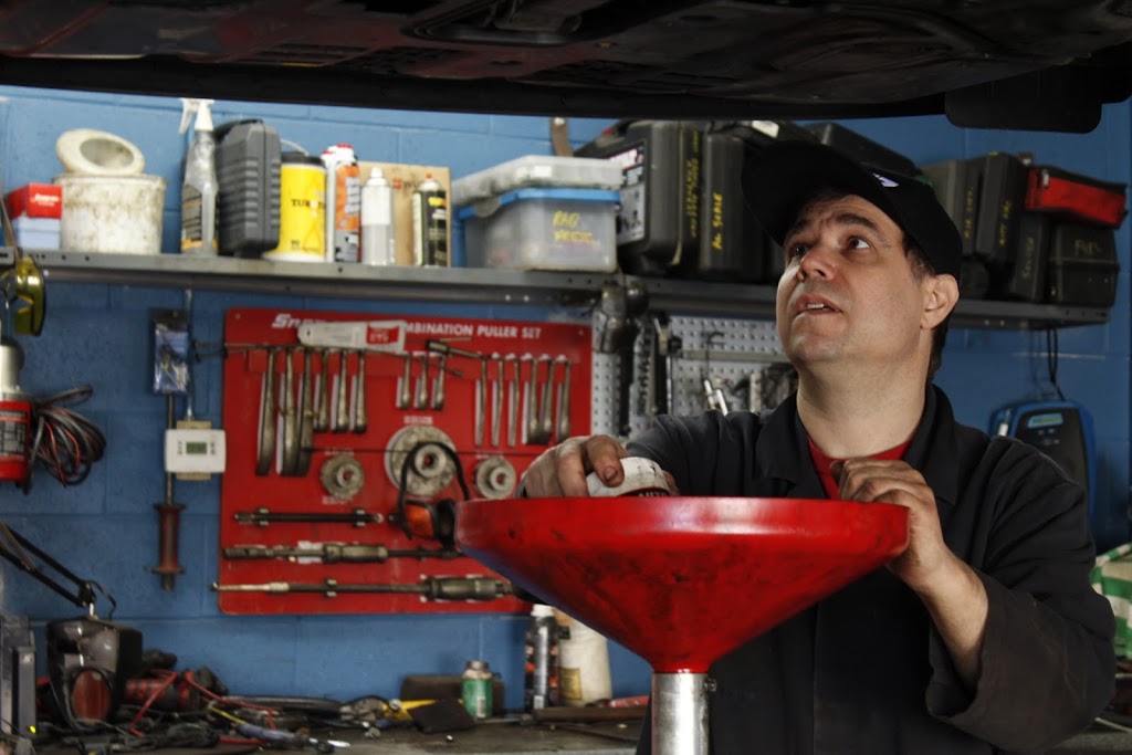 Daves Auto Service | 49 McIntyre Pl #18, Kitchener, ON N2R 1G3, Canada | Phone: (519) 896-6363