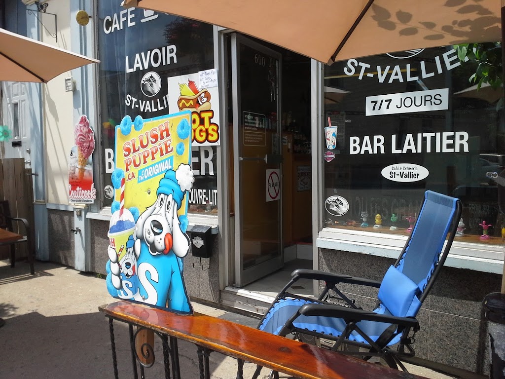Lavoir St-Vallier. | 600 Rue Saint-Vallier O, Québec, QC G1N 1C5, Canada | Phone: (418) 262-4617