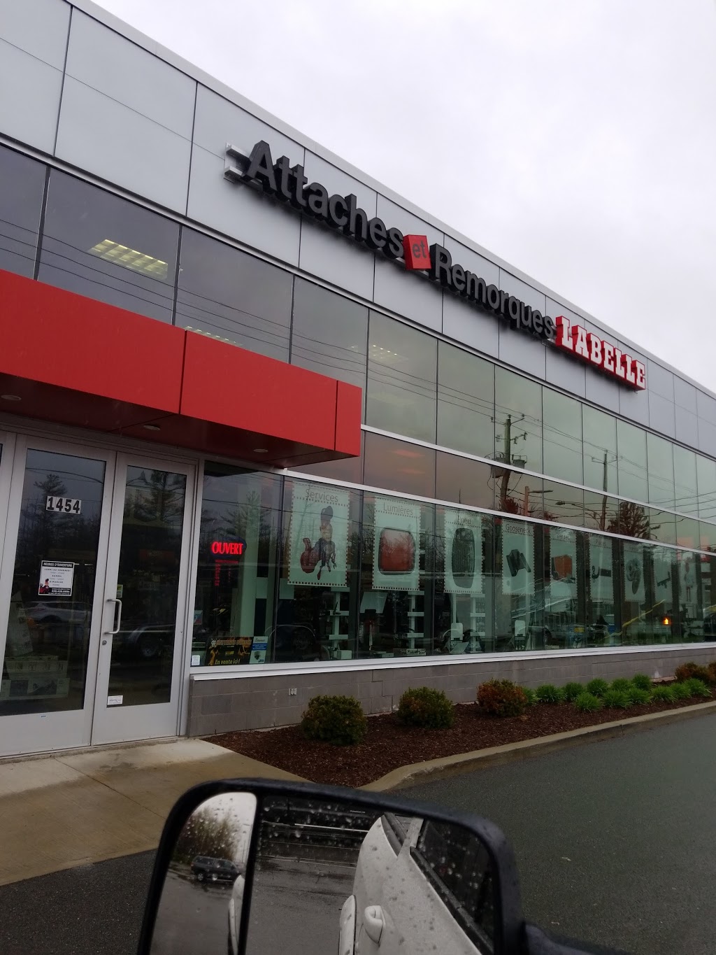 Attaches Et Remorques Labelle | 1454 Boulevard Curé-Labelle, Blainville, QC J7C 2P2, Canada | Phone: (450) 430-8886