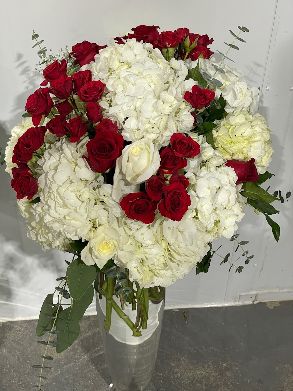 Bloomen Flower Delivery - Brampton | 16 Rutherford Rd S #203, Brampton, ON L6W 3J1, Canada | Phone: (289) 720-2003