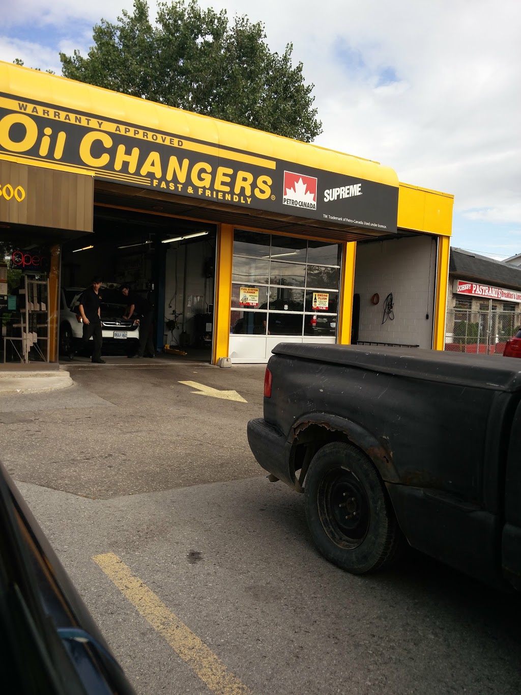 Oil Changers | 300 Ontario St, St. Catharines, ON L2R 5L7, Canada | Phone: (905) 684-4253