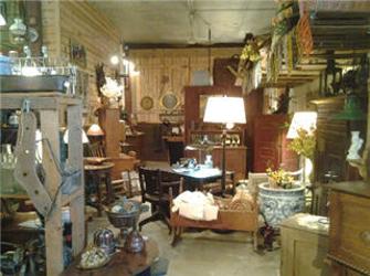 Brocantique | 750 Rue Principale E, Sainte-Agathe-des-Monts, QC J8C 1L3, Canada | Phone: (819) 323-2363