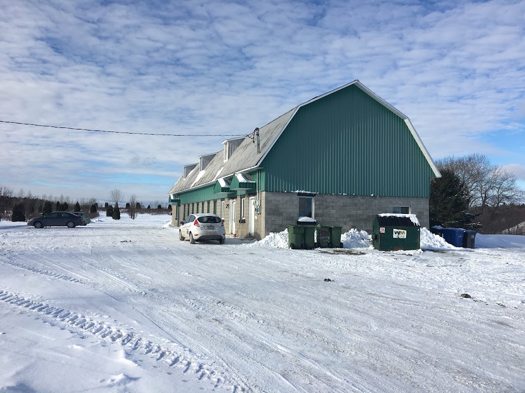 Ferme ruisseau des chasseurs | 2560 Rue Saint-Jean-Baptiste, Jonquière, QC G7X 7V5, Canada | Phone: (418) 591-3711