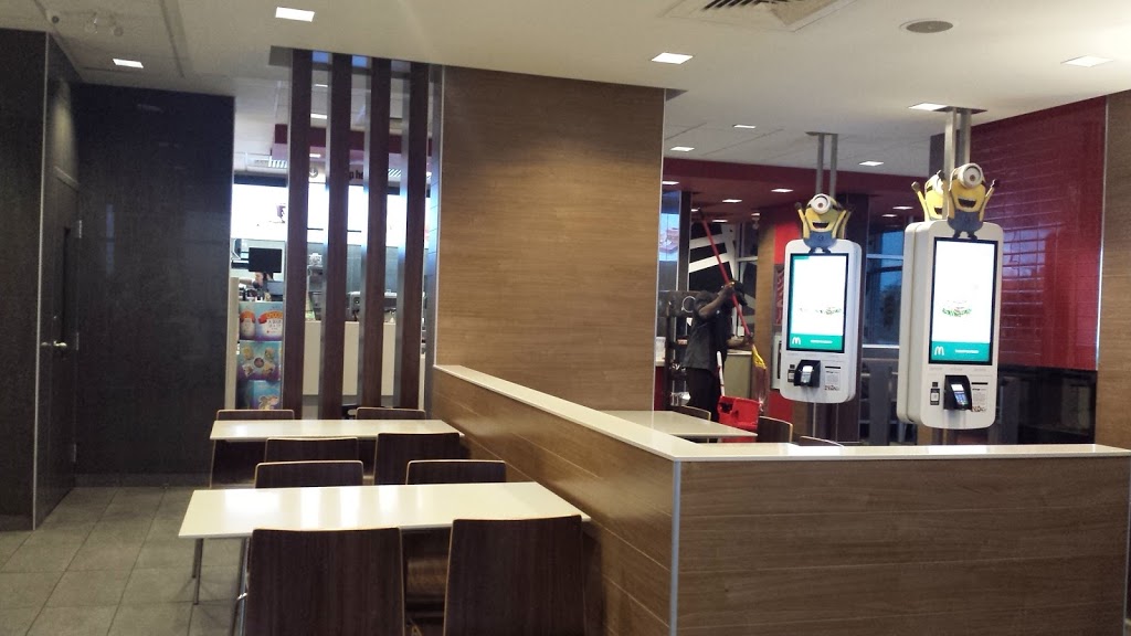 McDonalds | 2410 Homer Watson Blvd, Kitchener, ON N2G 3W5, Canada | Phone: (519) 893-3868