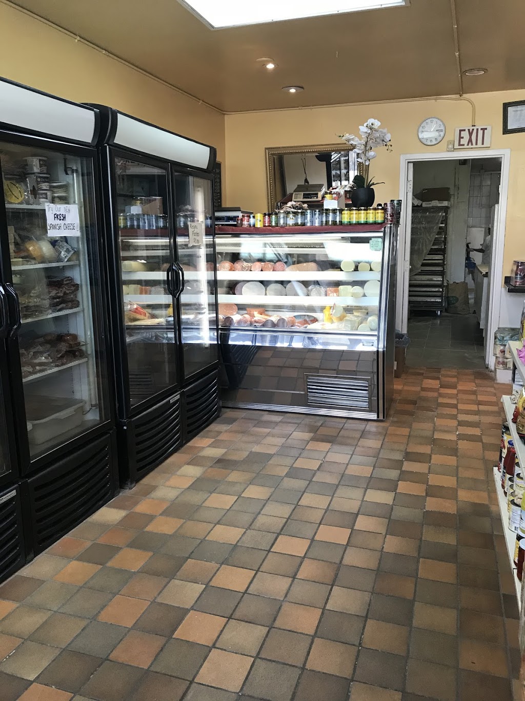 Lavington Bakery | 5 Lavington Dr, Etobicoke, ON M9R 2H1, Canada | Phone: (416) 248-0606