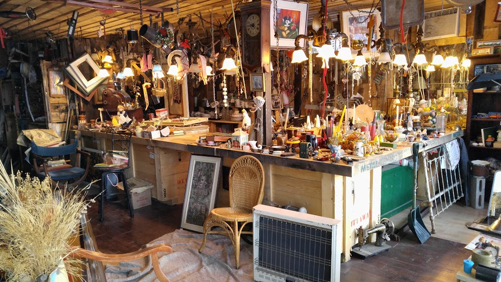 Brocante La Baraque | 4600 QC-132, Sorel-Tracy, QC J3R 1R3, Canada | Phone: (450) 855-0835