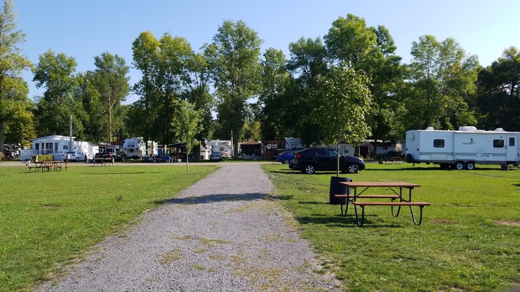 Camping A La Claire Fontaine | 295 Rue Hébert, Saint-Stanislas-de-Kostka, QC J0S 1W0, Canada | Phone: (450) 373-7199