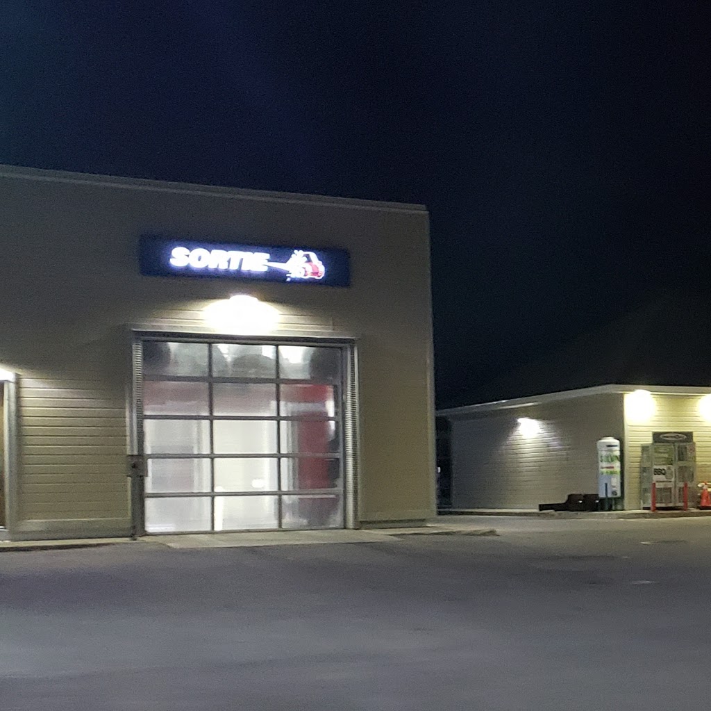 Couche-Tard | 994 Rue Saint-Isidore, Saint-Lin - Laurentides, QC J5M 2V1, Canada | Phone: (450) 439-6109