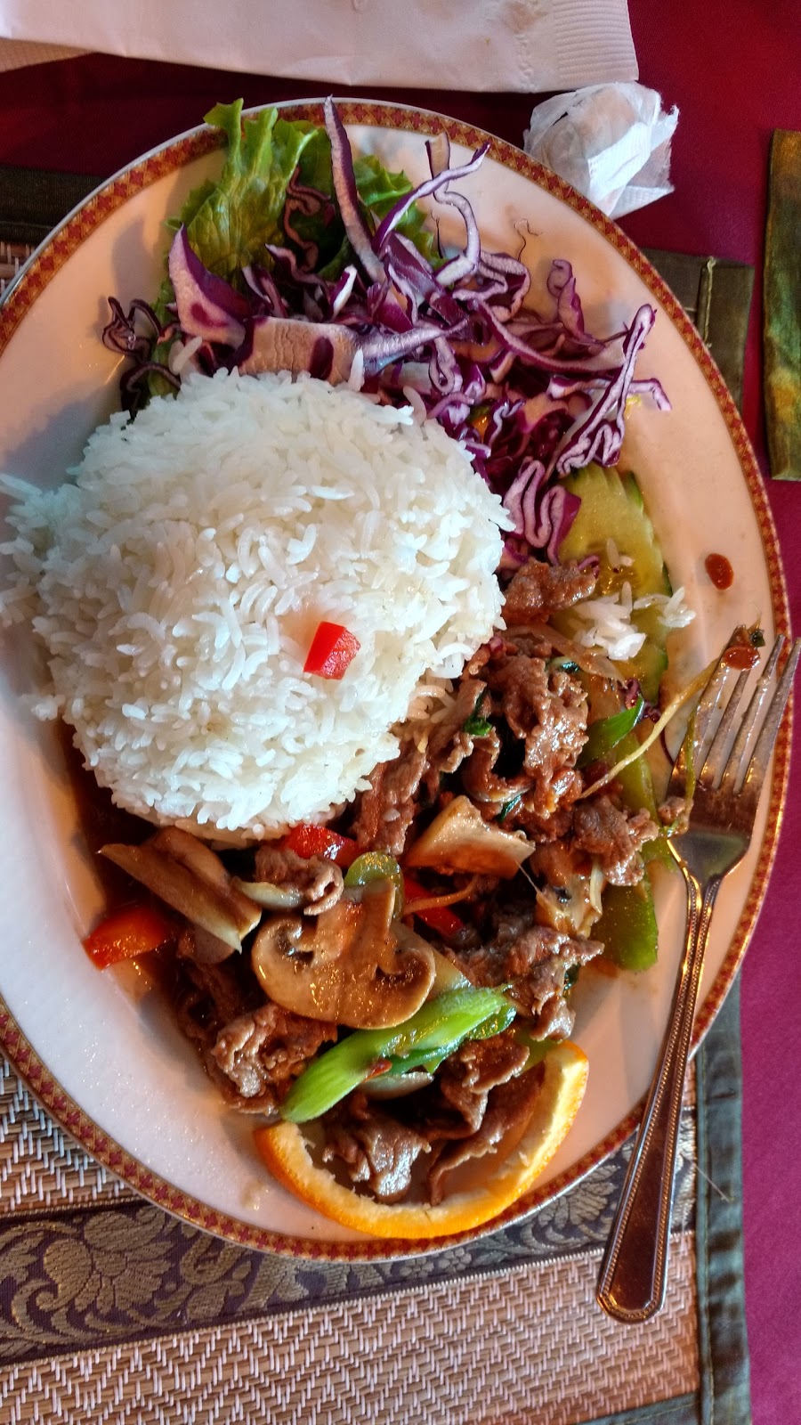 Sukhothai Restaurant | 2134 Robertson Rd, Nepean, ON K2H 5Z1, Canada | Phone: (613) 829-1010