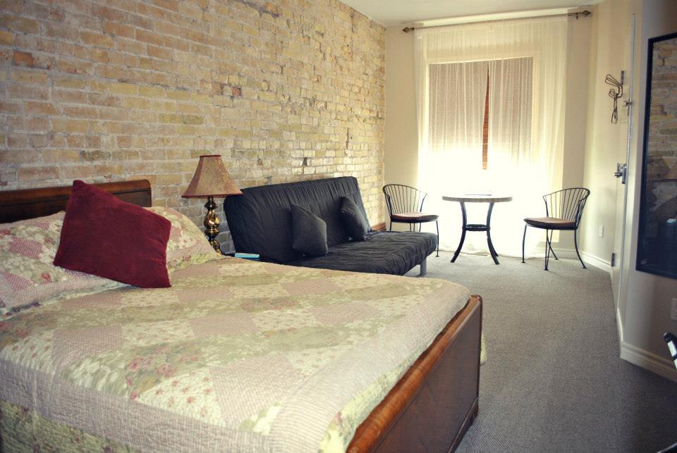 Mainstreet Motel | 234 Parkhill Main St, Parkhill, ON N0M 2K0, Canada | Phone: (519) 518-6886