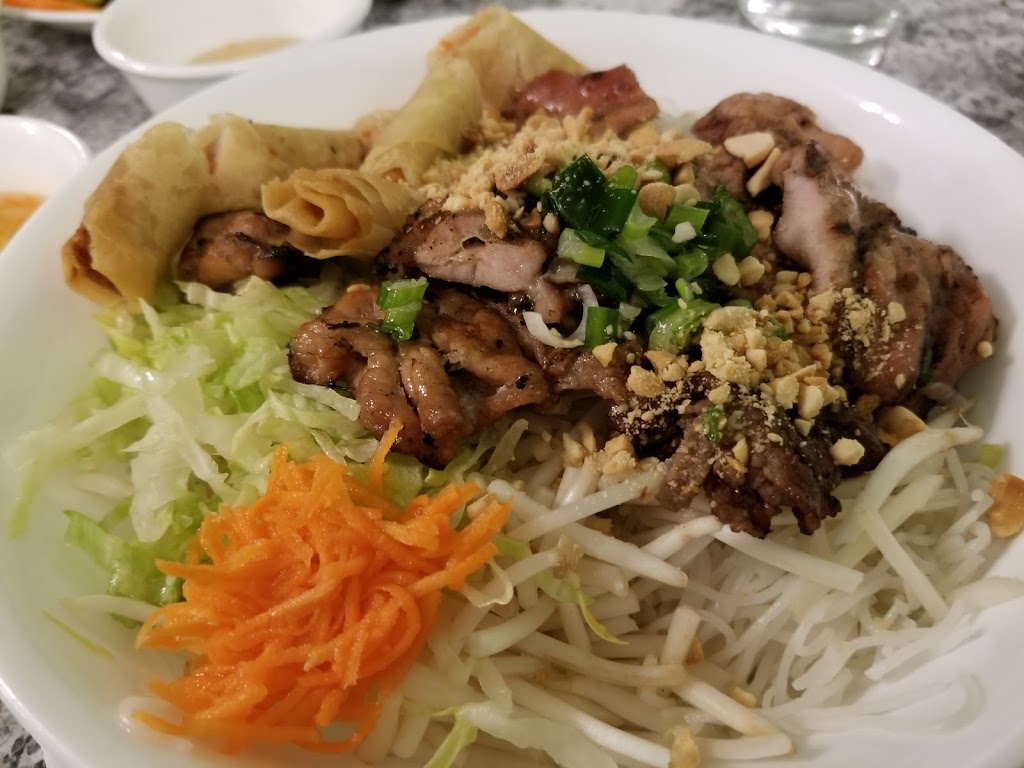 Pho X.O. | 6 Crowfoot Cir NW #109, Calgary, AB T3G 2T3, Canada | Phone: (403) 375-1190