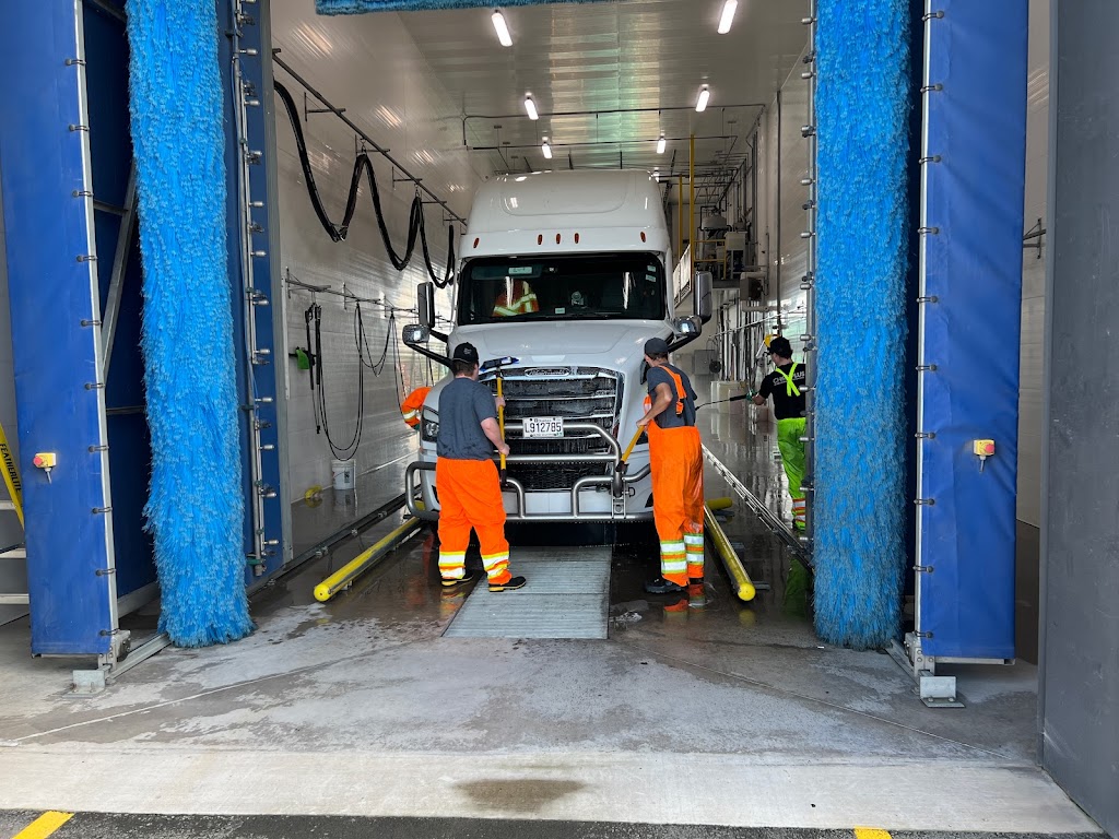 Truck Wash | 582 Venture Dr, Moncton, NB E1H 0L1, Canada | Phone: (506) 852-4664