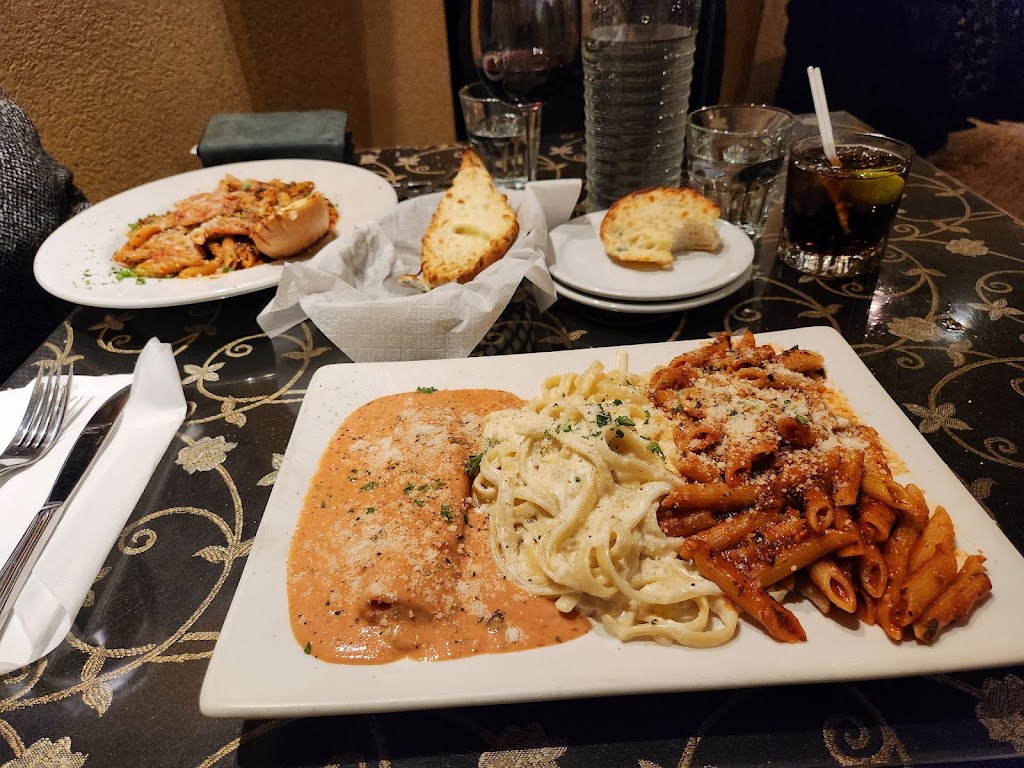 Linguines Italian Restaurant | 257 N Front St, Belleville, ON K8P 3C2, Canada | Phone: (613) 962-5444