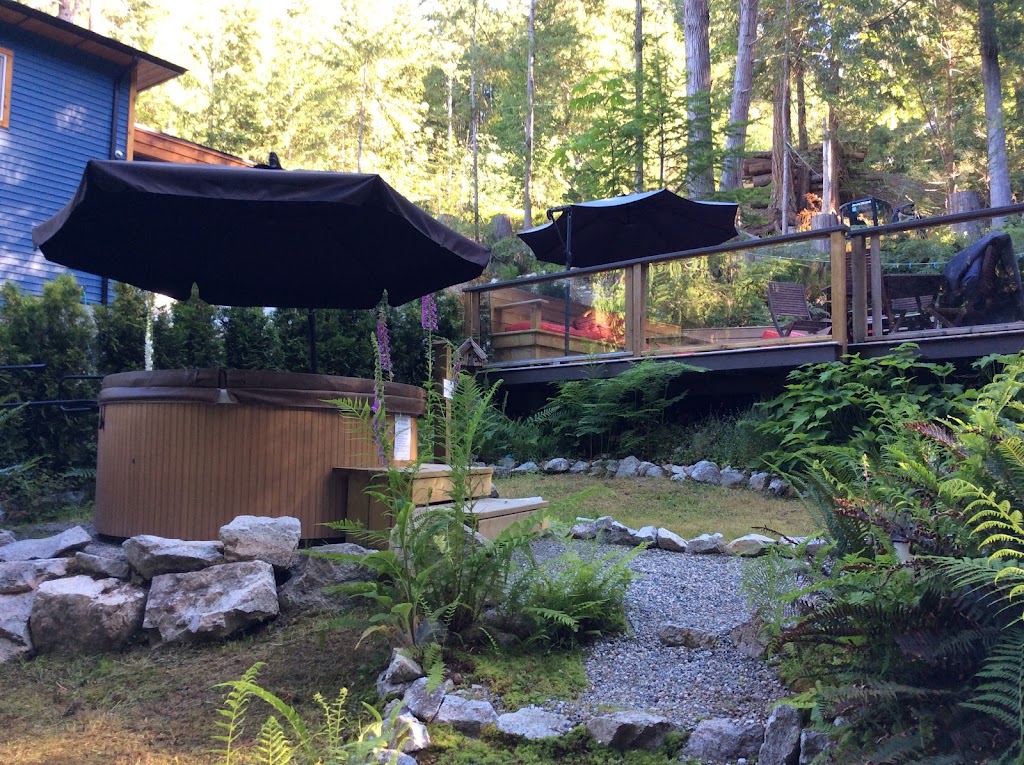 Annaway Cottage | 7516 Sechelt Inlet Rd, Sechelt, BC V0N 3A4, Canada | Phone: (778) 878-3839