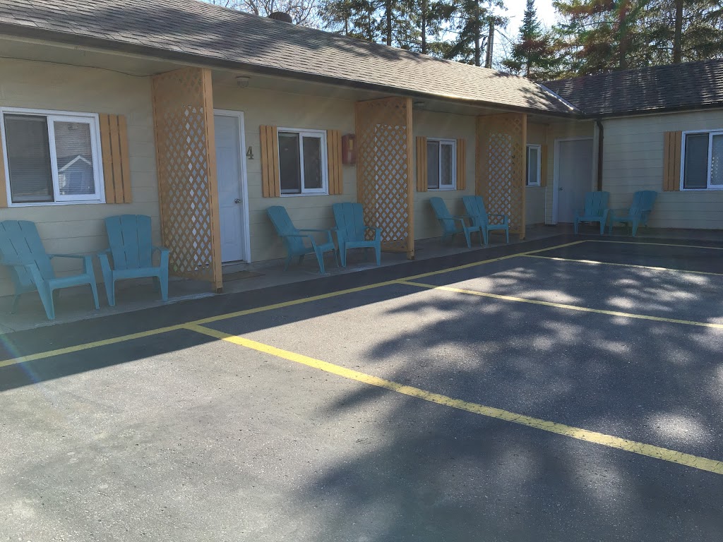 Wasaga Motel Inn | 8743 Beachwood Rd, Wasaga Beach, ON L9Z 2G5, Canada | Phone: (705) 429-9998