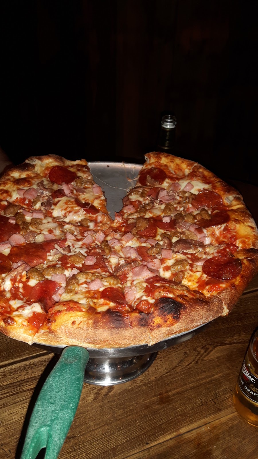 Golded Pizzeria | 572 Kathleen St, Sudbury, ON P3C 2N3, Canada | Phone: (705) 673-1171