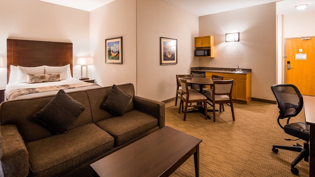 Best Western Plus Pembina Inn & Suites | 1714 Pembina Hwy, Winnipeg, MB R3T 2G2, Canada | Phone: (204) 269-8888