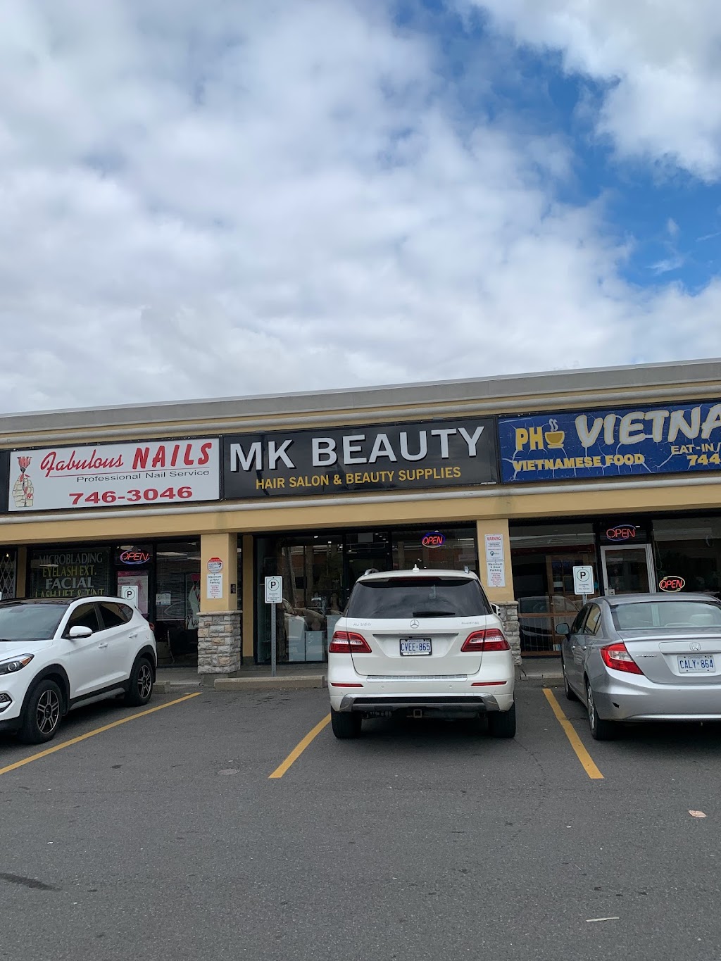 MK Beauty Salon | 1185 St. Laurent Blvd, Ottawa, ON K1K 3B7, Canada | Phone: (613) 744-1110