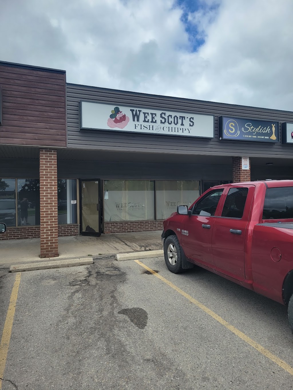 Wee Scots Fish and Chippy | 725 Notre Dame Dr, London, ON N6J 3B6, Canada | Phone: (519) 668-7785