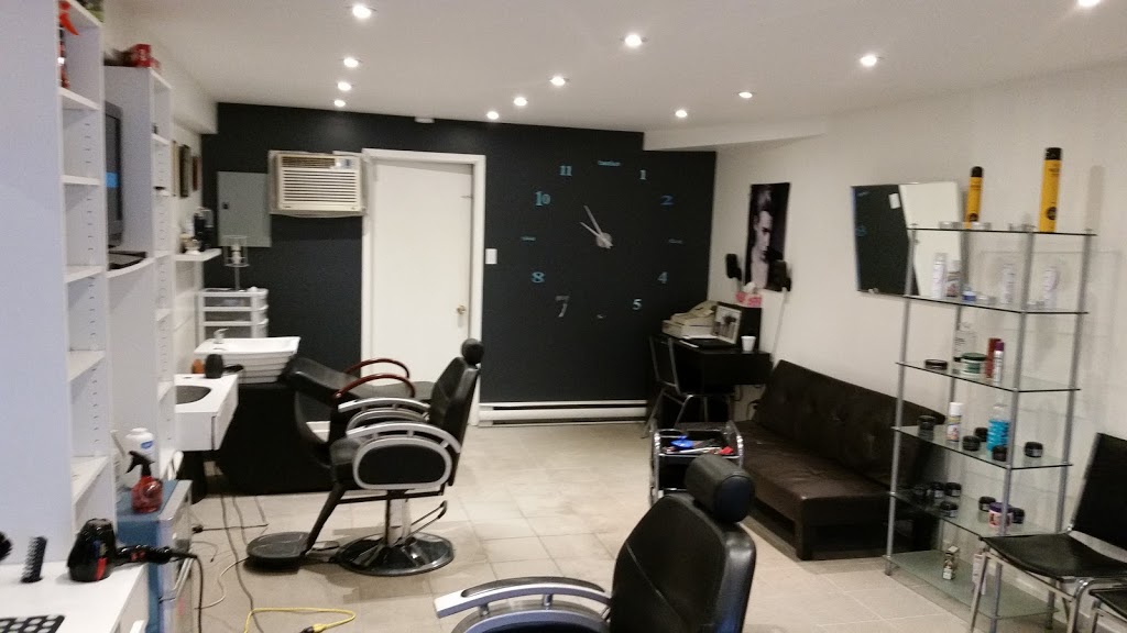 Salon De Coiffure Salut | 2126 Rue Fleury E, Montréal, QC H2B 1J5, Canada | Phone: (514) 792-9949