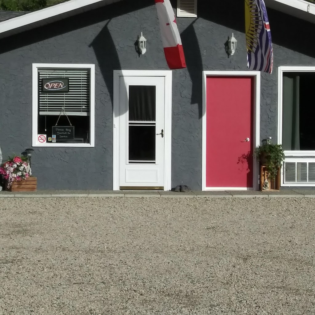 Arrow Lake Motel | 101 Oak St, Fauquier, BC V0G 1K0, Canada | Phone: (250) 269-7622