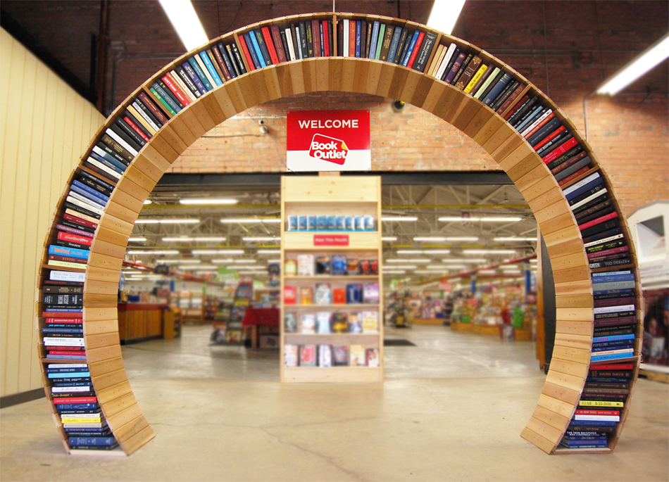 Book Outlet Store | 340 Welland Ave, St. Catharines, ON L2R 7L9, Canada | Phone: (905) 641-4581