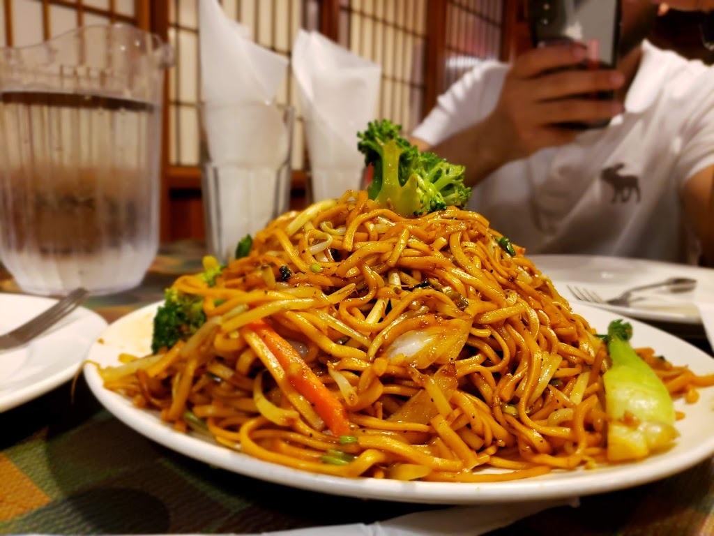 Super Hakka Restaurant | 1801 Lawrence Ave E, Scarborough, ON M1R 2X7, Canada | Phone: (416) 755-0855