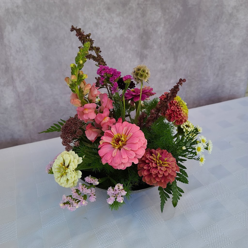 Prairie Rose Florals | 118 4 St, Stirling, AB T0K 2E0, Canada | Phone: (403) 394-4195
