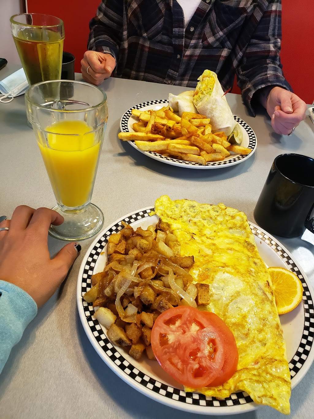 Elsies Diner | 104 Shane St, Owen Sound, ON N4K 5N7, Canada | Phone: (519) 372-2050