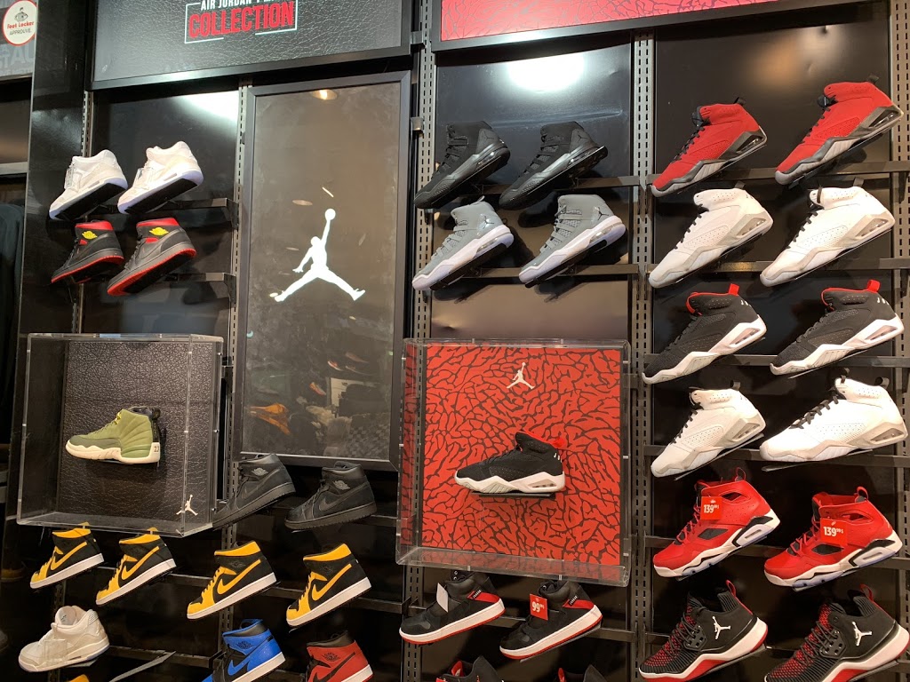 Foot Locker | 2305 Rockland Rd #15, Mount Royal, QC H3P 3E9, Canada | Phone: (514) 342-0897