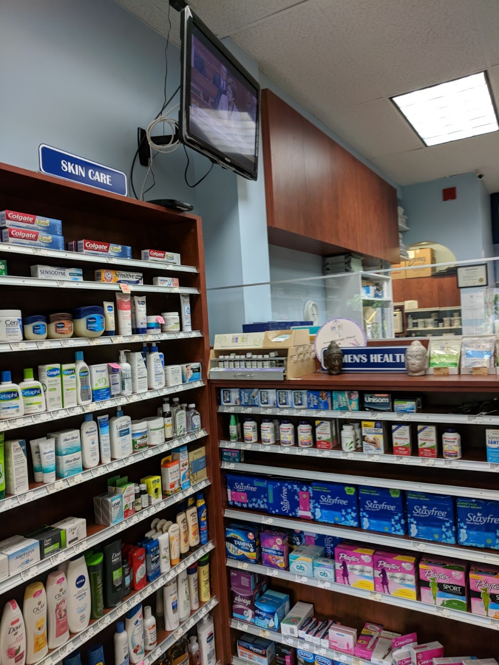 Fort Royal Pharmacy | 1912 Richmond Rd, Victoria, BC V8R 4R2, Canada | Phone: (250) 590-3707