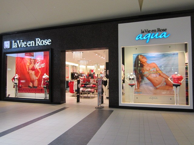 La Vie en Rose Upper Canada Mall | 17600 Yonge Street DD19, Newmarket, ON L3Y 4Z1, Canada | Phone: (905) 830-1383
