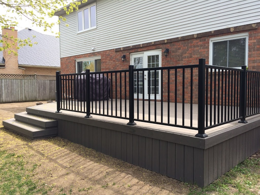 Hickory Dickory Decks Lambton County | 1339 Echo Rd, Sarnia, ON N7S 3K2, Canada | Phone: (519) 339-0942