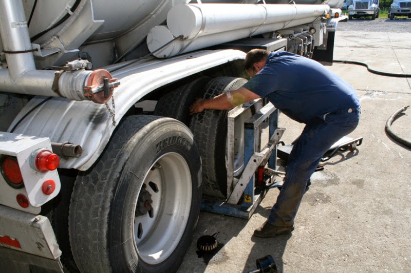 Montréal Heavy Vehicles Training Center | 8035 Avenue Blaise-Pascal, Montréal, QC H1E 3X7, Canada | Phone: (514) 416-1626