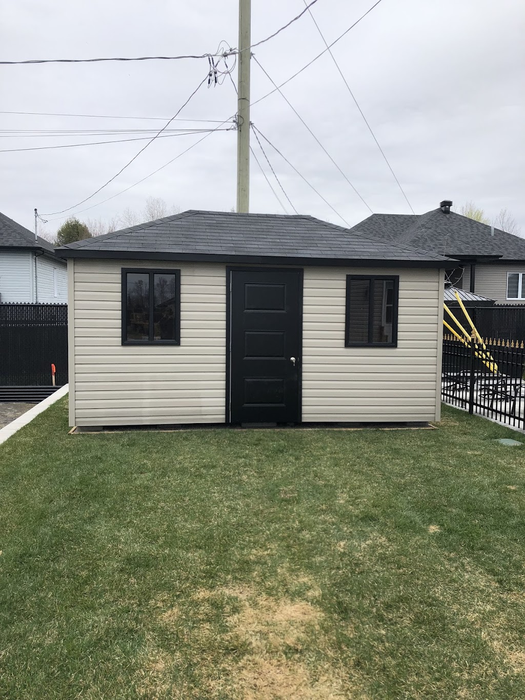 Cabanons Trois lacs | 4 Rang Sainte-Marie, Beauharnois, QC J6N 0J7, Canada | Phone: (450) 395-1575